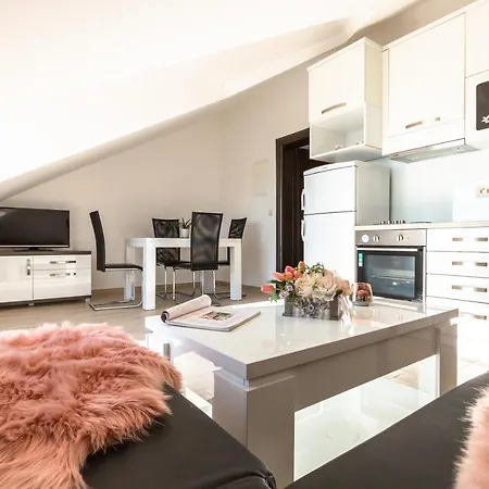 Ferdo 2 Макарска