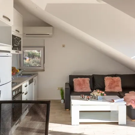 Apartament Ferdo 2 *